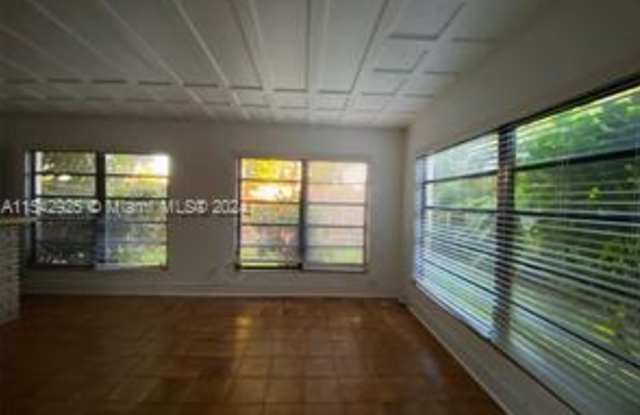 833 Lorca St - 833 Lorca Street, Coral Gables, FL 33134