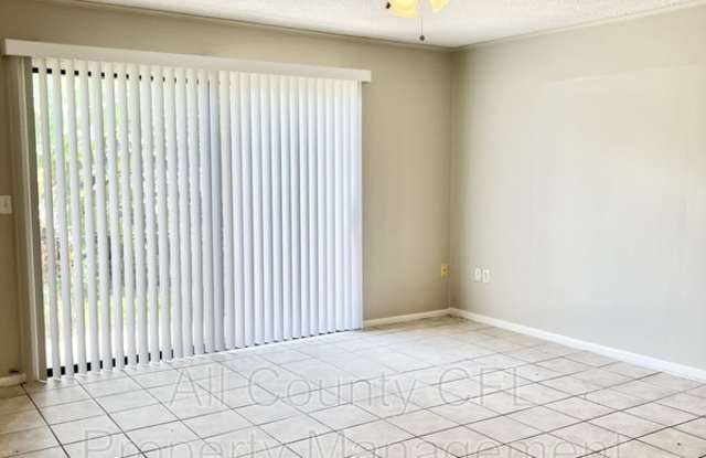 6065 Village Circle Gallery 4
