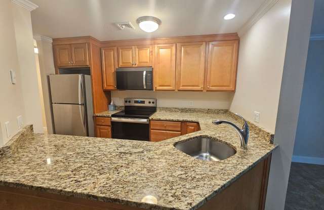 Spacious 2 Bed, 1 Bath Condo photos photos