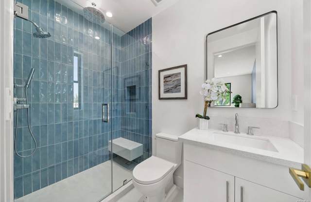 5943 Hesperia Avenue photos photos