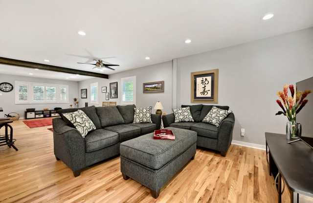 Stylish Boulder Haven | Sundance & Mid-Term Gallery 1