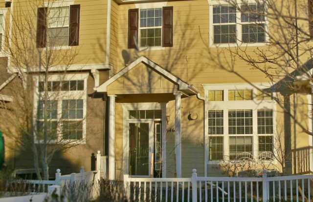 Fabulous Dual-Suite Red Hawk Town-home w/Garage! photos photos