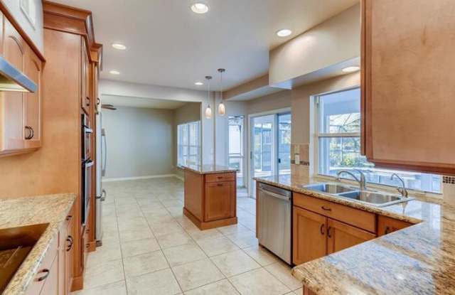 1912 Pine Bay Drive Gallery 3