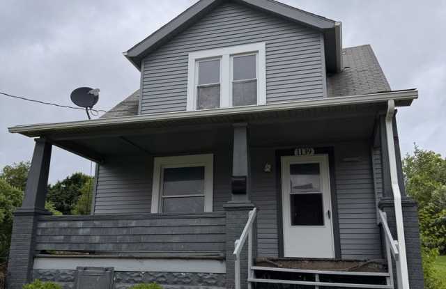 1139 Wallis- 3 bed/1 bath home for rent photos photos