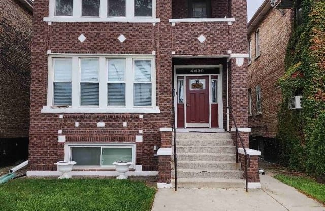 4430 s Saint Louis 1 - 4430 South Saint Louis Avenue, Chicago, IL 60632
