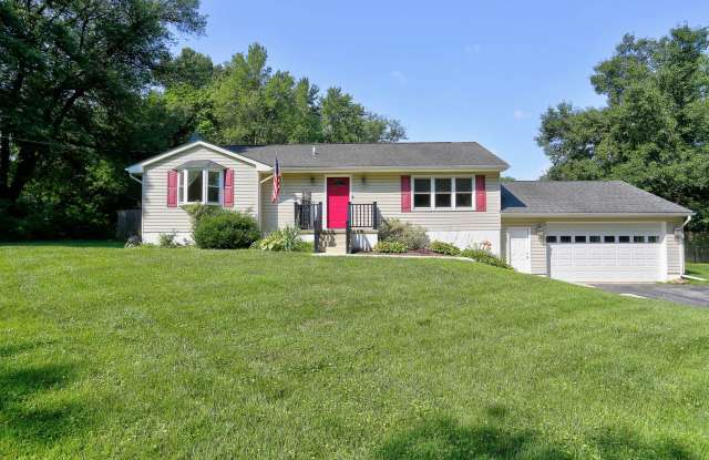 4 Bedroom 2 Bath Hanover Home w- 2-Car Garage on a Stunning Lot photos photos