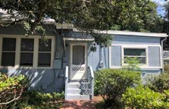 1 Bedroom / 1 Bath in Sanford Available Now! photos photos