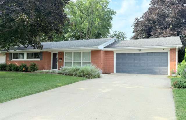 Incredible Ranch on Ivanhoe Way! photos photos