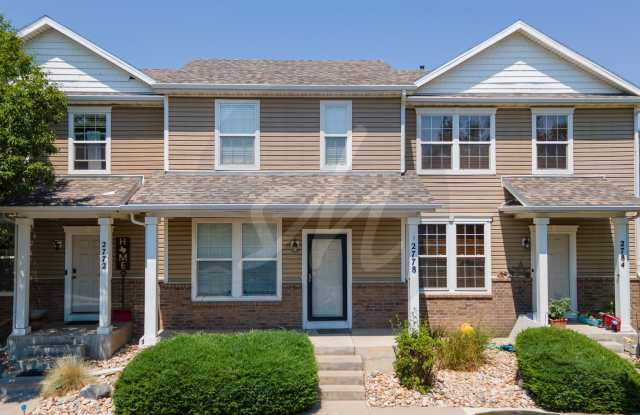 Two story townhouse in Southeast Colorado Springs Gallery 1