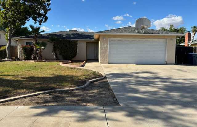 $2,250 Ashlan  Fowler, 3 Bedroom - Griffith Ave, Clovis photos photos