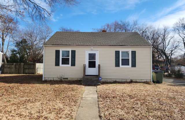 Spacious 3 Bedroom 1.5 Bath Ranch with Fenced Rear Yard! - 1709 Hopkins Road, Richmond, VA 23224
