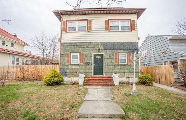 249 E Walnut Street unit: Upper - 249 East Walnut Street, Long Beach, NY 11561