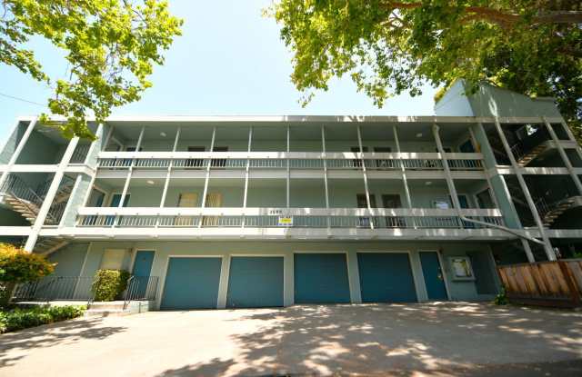 2699 Derby St. photos photos