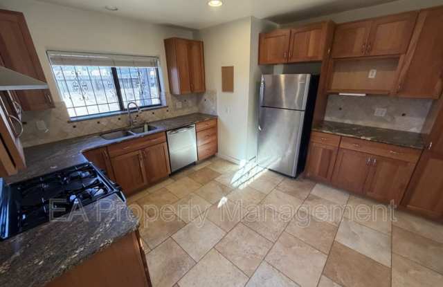 921 Dartmouth Dr NE photos photos