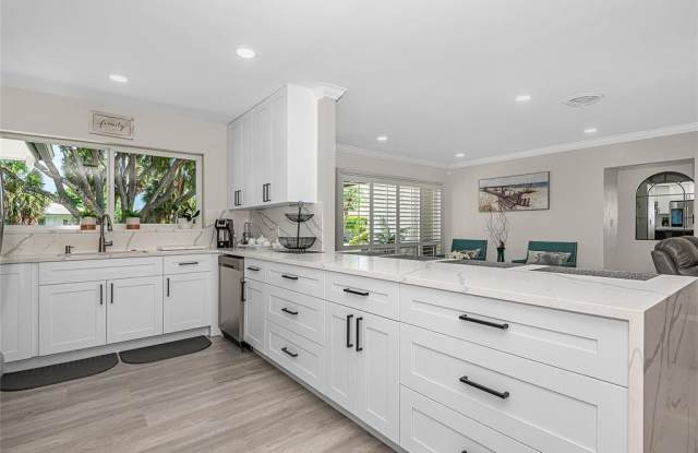 2740 SE 7th St - 2740 Southeast 7th Street, Pompano Beach, FL 33062