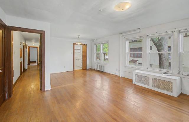 Charming & Convenient 2 Bedroom Near UIUC – Great Location! photos photos