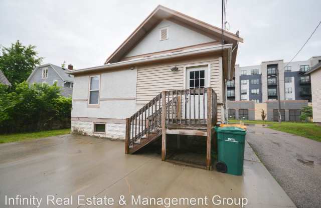 14 - 16th Avenue SW Gallery 3