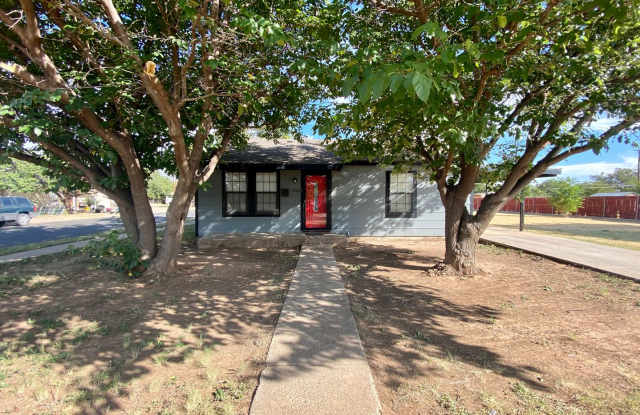 PRE LEASING NOW - AVAILABLE 7/14 photos photos