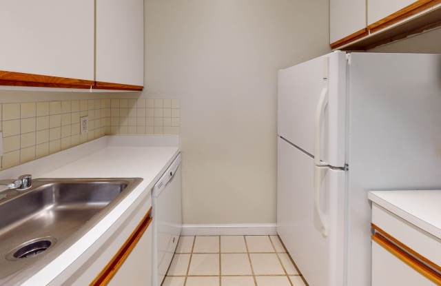 Capitol Hill 2 bedroom in Historic Building with Private Patio! Gallery 4