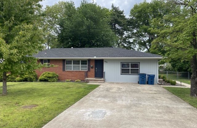 902 Northwest 11th Street - 902 Northwest 11th Street, Bentonville, AR 72712