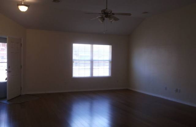 507 SW 35th Gallery 2