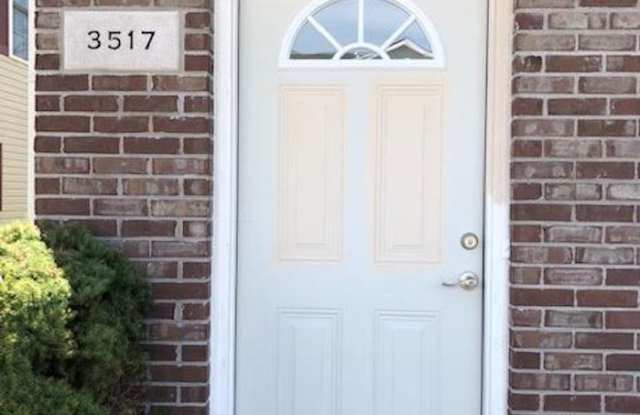 3517 S Oaklawn Circle Gallery 4
