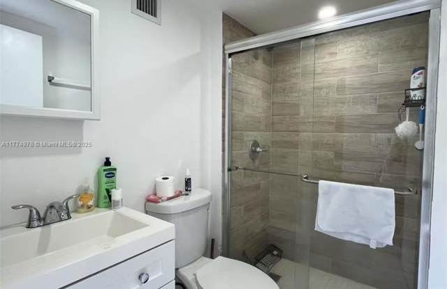 1102 NW 103rd St photos photos