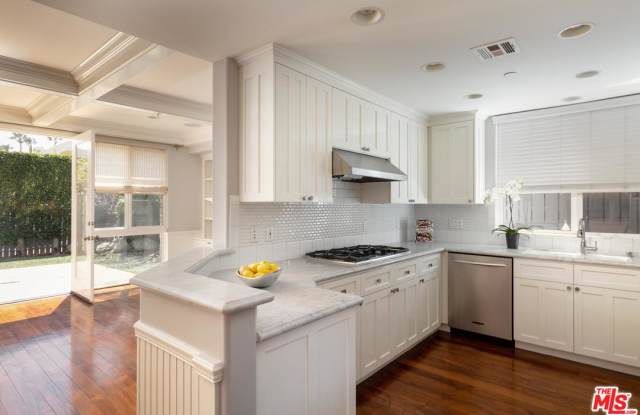 21 REEF Street - 21 Reef Street, Los Angeles, CA 90292