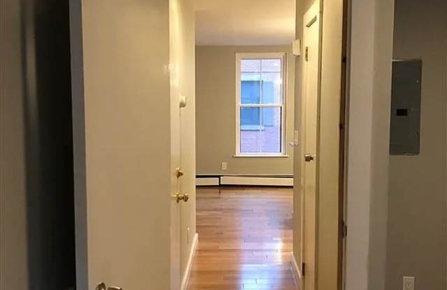 24 Bradford St Apt 2 Gallery 3