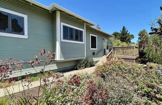 Charming Railroad District 2-Bedroom with Large Deck and 1-Car Garage photos photos Charming Railroad District 2-Bedroom with Large Deck and 1-Car Garage photos photos