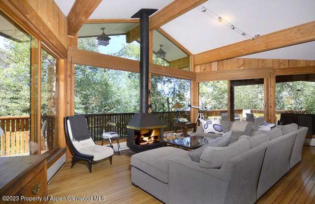 309 Mountain Laurel Drive Gallery 3