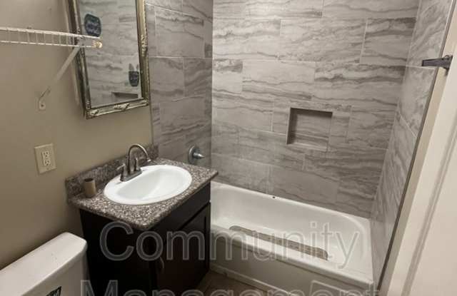 16801 Vermillion Dr Gallery 4