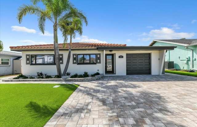 241 176TH TERRACE DRIVE E photos photos