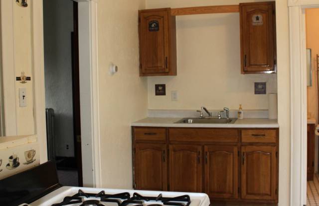 22 Lawrence Street - 22 Lawrence Street, Taunton, MA 02780