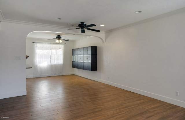 1637 W ROVEY Avenue Gallery 3