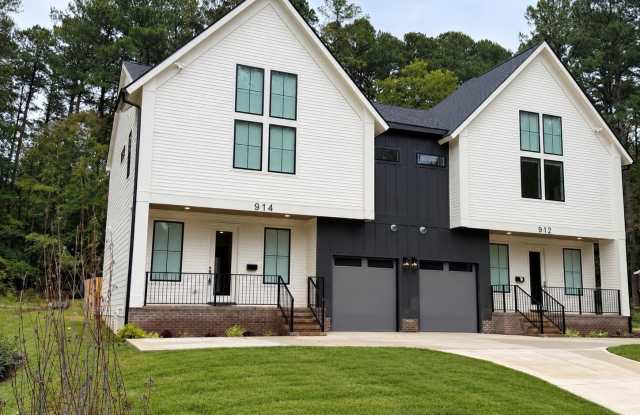 914 Chatham Lane Gallery 1