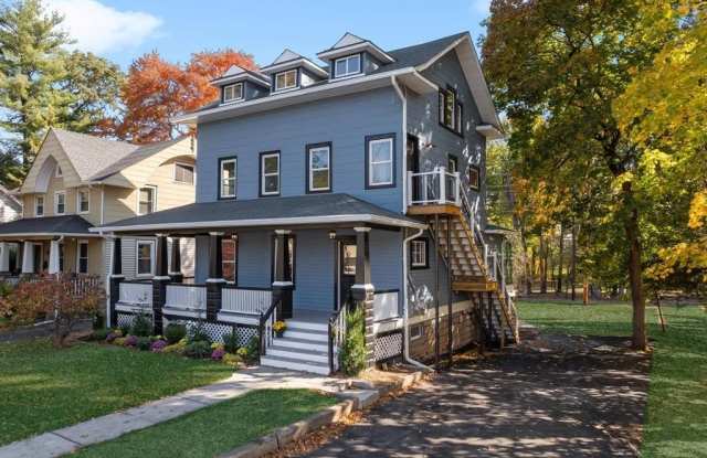 101 Southern Parkway 2 photos photos