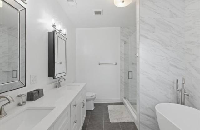 1828 West Berenice Gallery 2