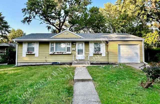 MOVE IN SPECIAL!! Updated 3 Bed 1 Bath Home In Independence-Available NOW!! MOVE IN SPECIAL $300 OFF 2nd Month's Rent With December 15th or Sooner Move In!!! - 13608 East 38 Terrace South, Independence, MO 64055