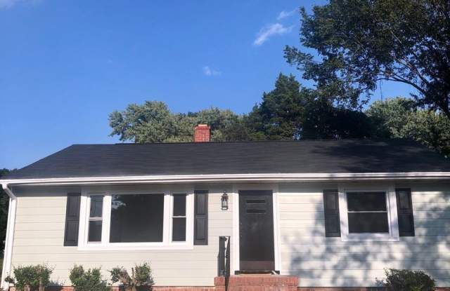 Adorable 2 Bedroom Home in Chamberlayne Available August 15th! photos photos