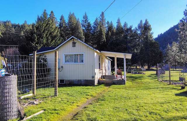 Country living 5236 Buckhorn Rd. photos photos