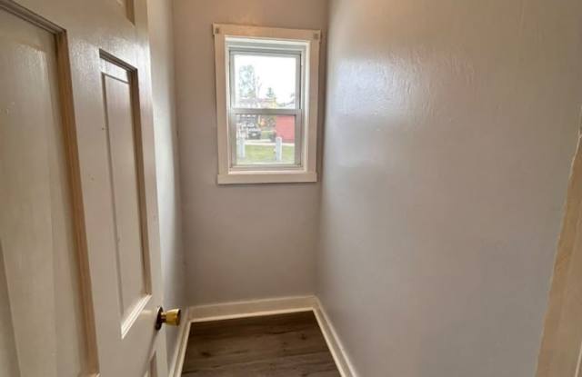 172 Charlton Street Gallery 4