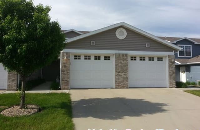 575 Pointe Court South West - 575 Pointe Court Southwest, Rochester, MN 55902