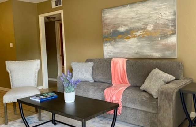 1500 Oleander Apt C Gallery 2