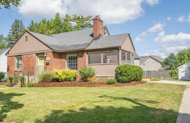 East Grand Rapids Gem: 4-Bedroom, 2-Bath Updated Home for Rent! photos photos