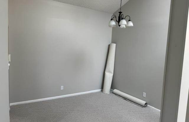 213 UXBRIDGE Gallery 4