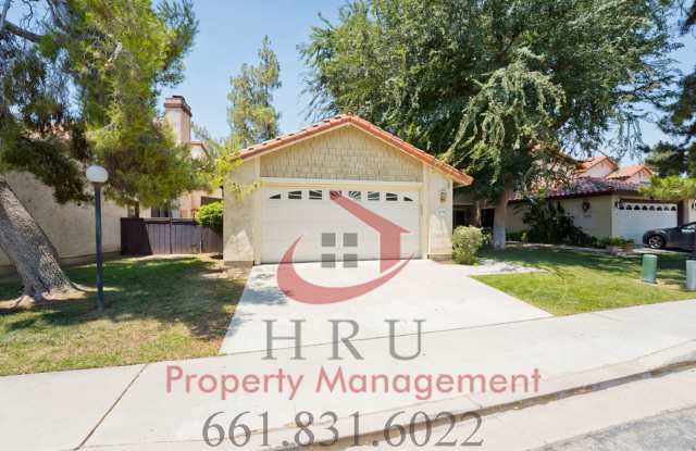 Gated community-3 bed/2bath - 4190 Pinewood Lake Drive, Bakersfield, CA 93309
