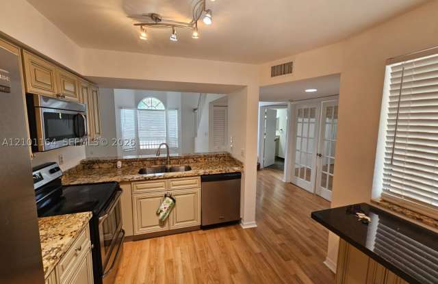 2206 Glenmoor Dr Gallery 1