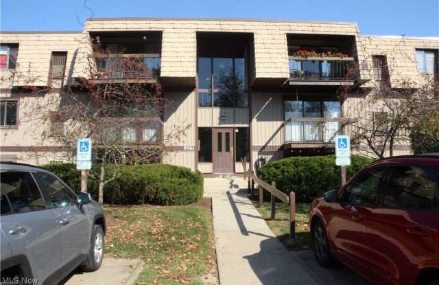 9761 Sunrise Boulevard - 9761 Sunrise Boulevard, North Royalton, OH 44133 9761 Sunrise Boulevard - 9761 Sunrise Boulevard, North Royalton, OH 44133