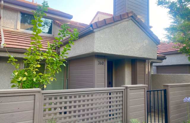 Wonderfully located 3bed, 3 bath in the heart of Westlake VIllage photos photos